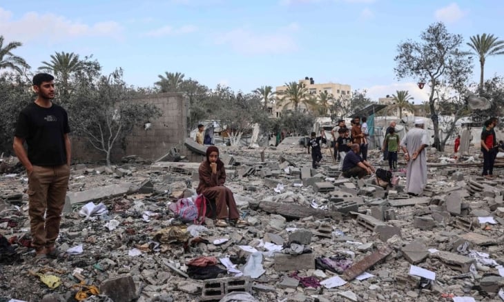 موقع ميديا بارت الفرنسي : إسرائيل تعيد تشكيل غزة كما تشاء وعلى مرأى من الجميع